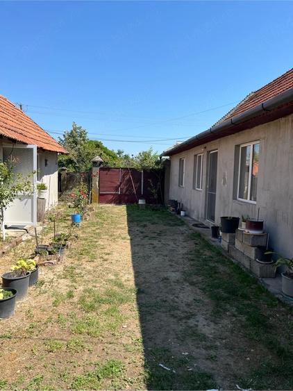 Casa cu doua locuin?e ?i teren de 1.439 mp - 3