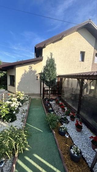 Casă cu 4 camere cu Teren 400 Mp în Valea Adâncă