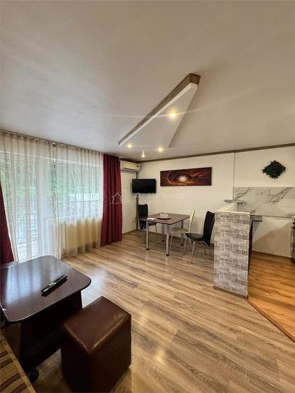 Apartament cu 3 camere decomandat în Horea