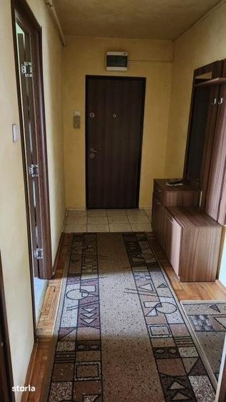 Apartament cu 3 camere în Traian