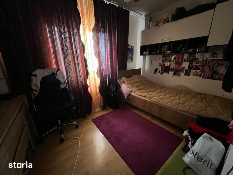 Apartament cu 4 camere decomandat în Mioveni