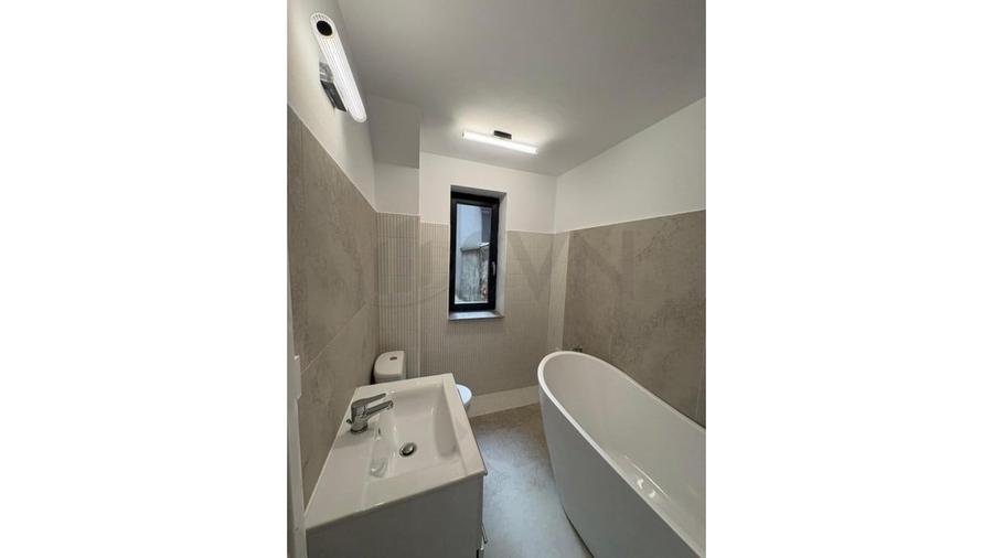 Casă cu 4 camere cu Canalizare în Moșilor