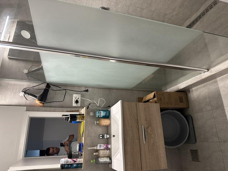 Apartament cu 3 camere decomandat, mobilat în Central