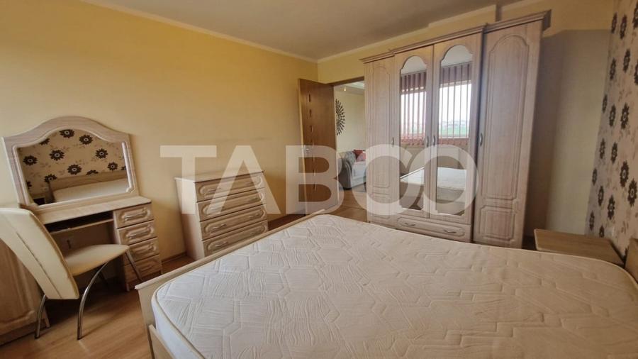 Apartament cu 4 camere semidecomandat în Ștrand