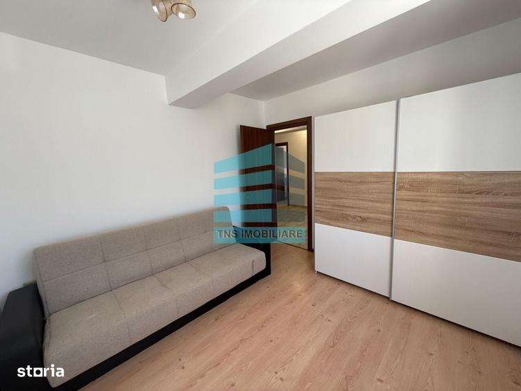 Apartament cu 3 camere decomandat în Titan