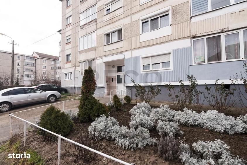 Apartament cu 3 camere decomandat în Salca
