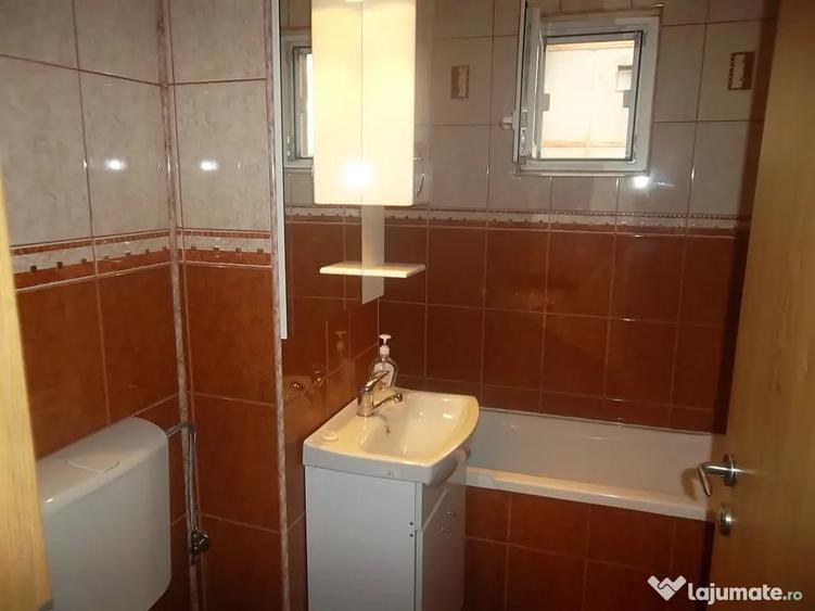 Apartament cu 2 camere decomandat în Piața Centrală