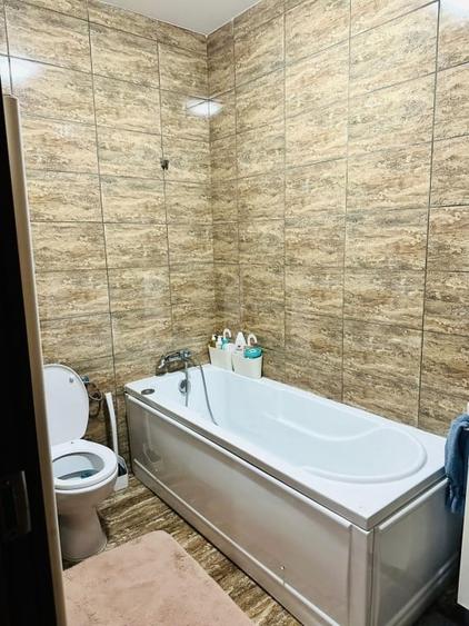 Apartament cu 3 camere semidecomandat, mobilat în Iris