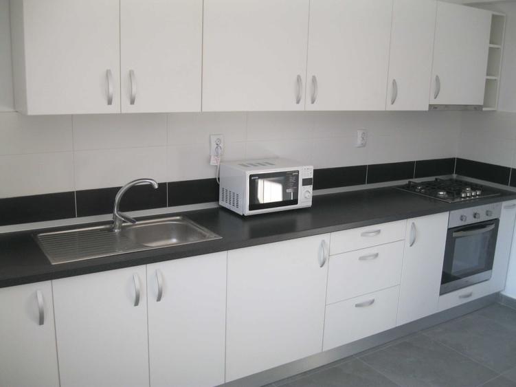 Apartament cu 2 camere decomandat în Zorilor