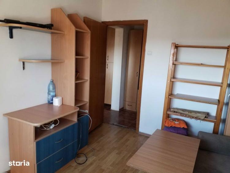 Apartament cu 3 camere decomandat în Berceni