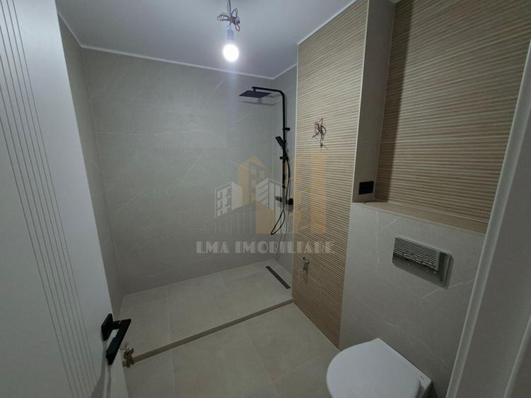 Apartament cu 2 camere decomandat în Tractorul