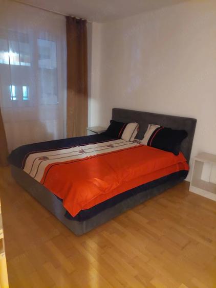 Apartament cu 3 camere decomandat în Aradului