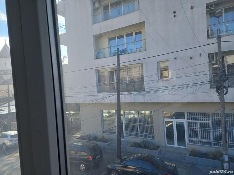 Casă cu 6 camere cu Teren 300 Mp în Central