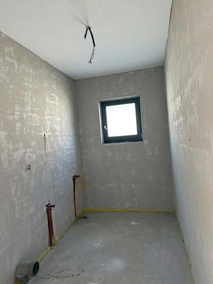 Casă cu 4 camere în Sântandrei