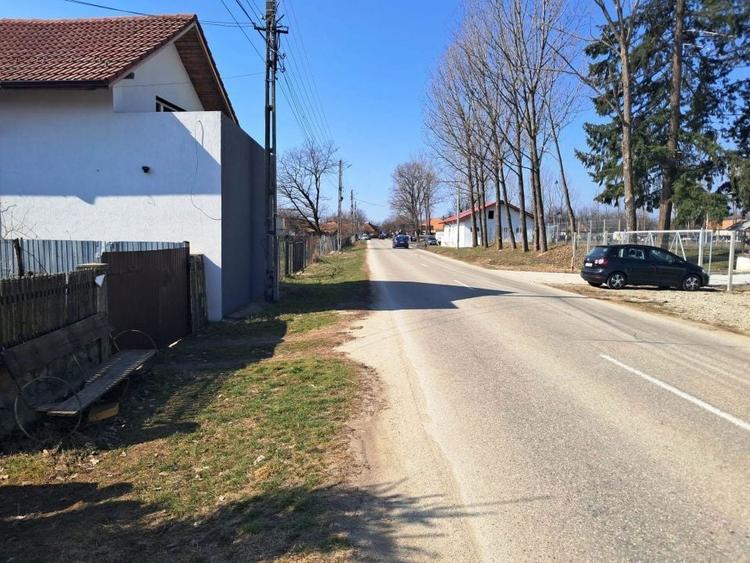 Casă individuală cu 3 camere cu Canalizare în Polovragi