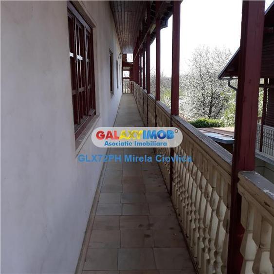 Casă cu 10 camere cu Teren 1500 Mp în Central