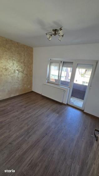 Apartament 3 camere Micro 16, Strada Brandusa - 10