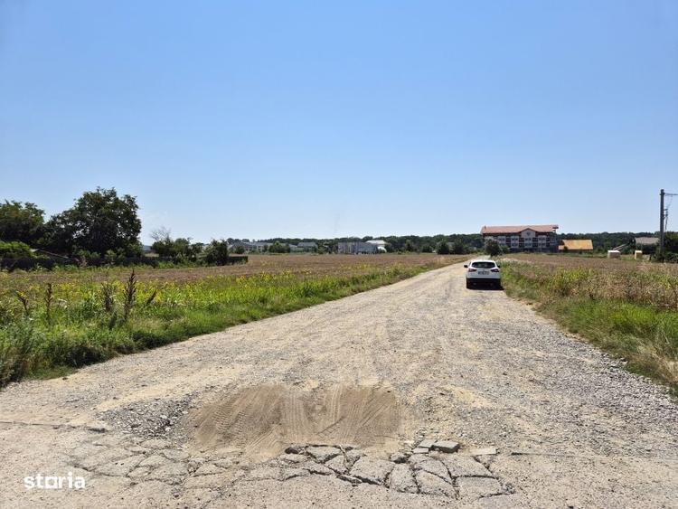 Teren de 785mp cu deschidere dubla 23/34m, strada principala Cioflicen - 6