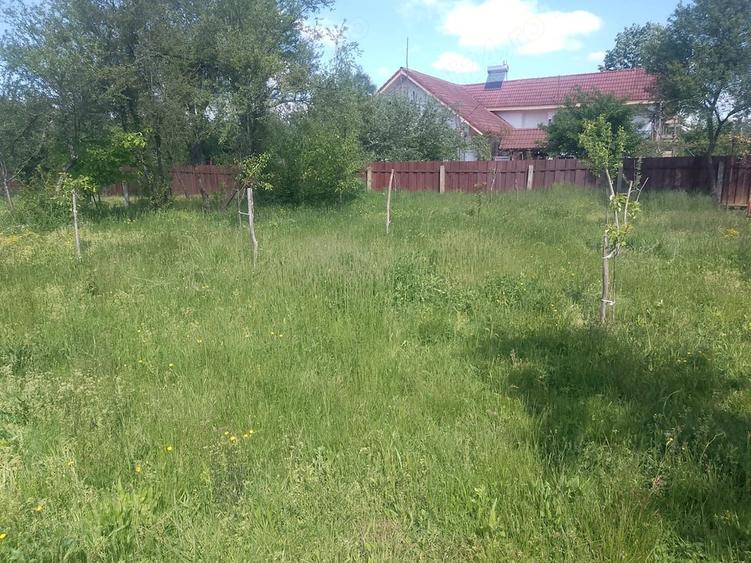 Teren de 10472 mp, în Central