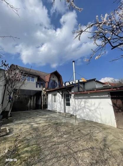 Casă cu 4 camere în Central