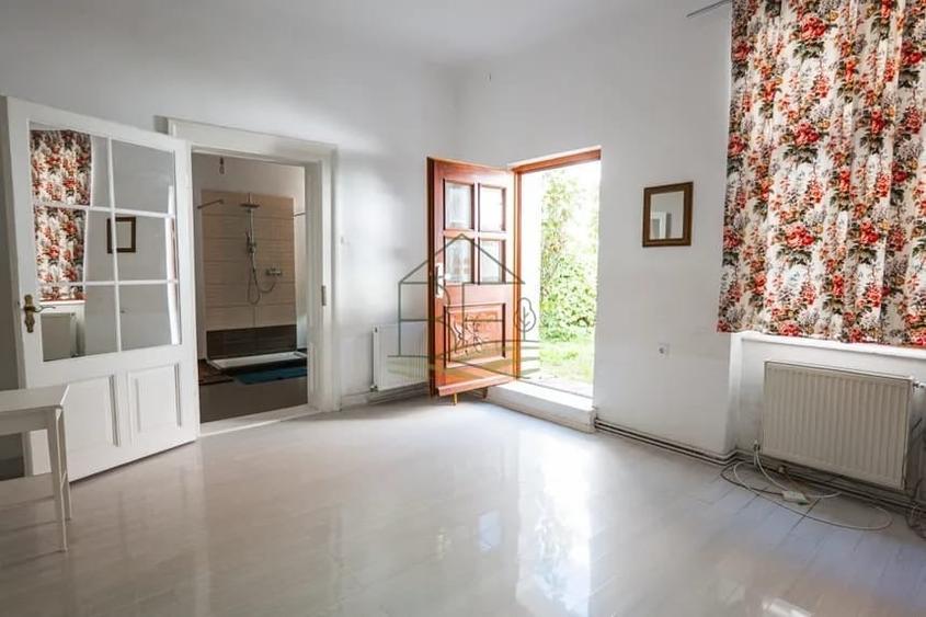 Spațiu comercial, de 240 mp, în Ultracentral