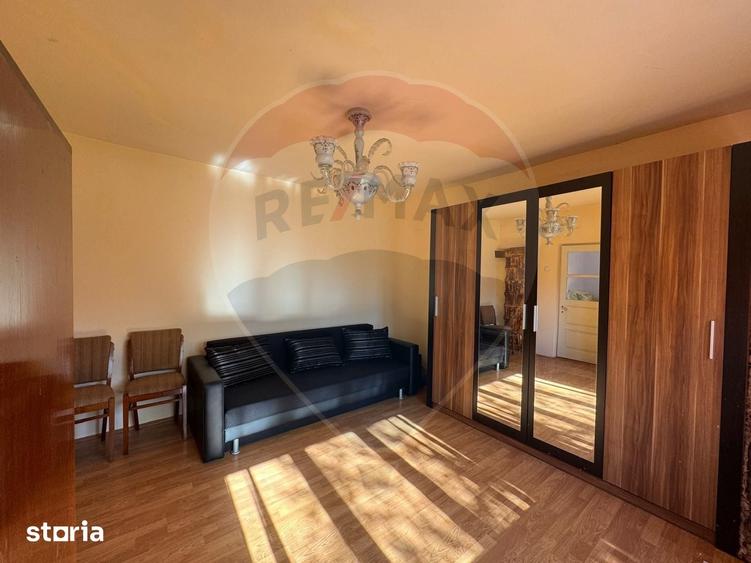 Casă cu 2 camere cu Teren 1172 Mp în Zădăreni