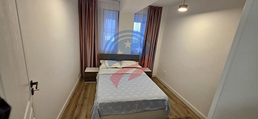 Apartament cu 3 camere semidecomandat, mobilat în 1 Mai