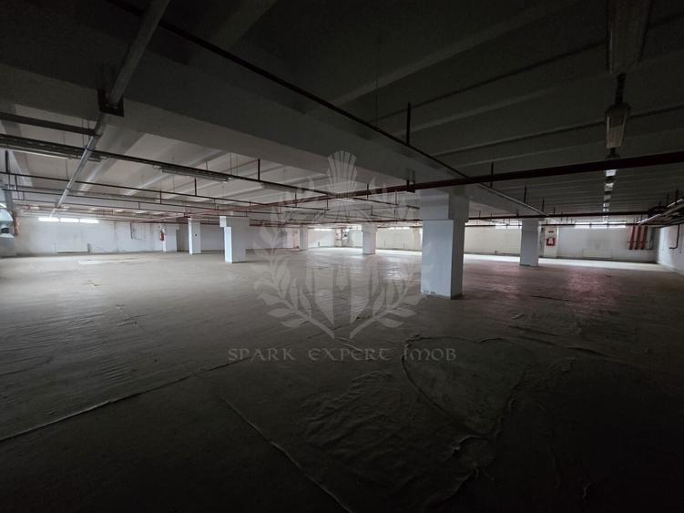 Spațiu comercial, de 3,400 mp, în Albert