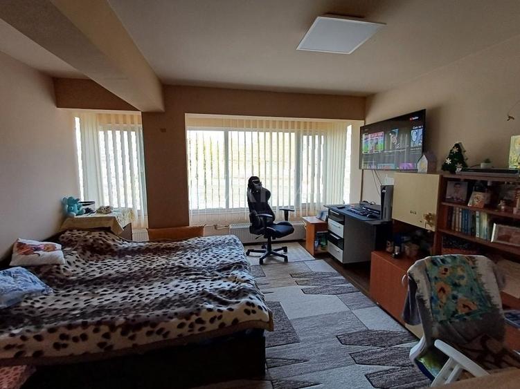 Apartament cu 2 camere semidecomandat, mobilat în Florești — fotografia 1