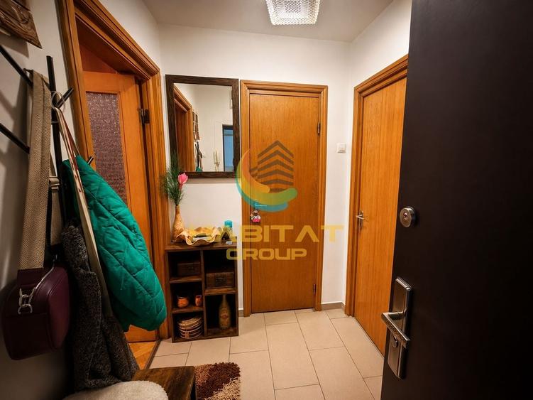 Apartament cu 3 camere semidecomandat în Tineretului