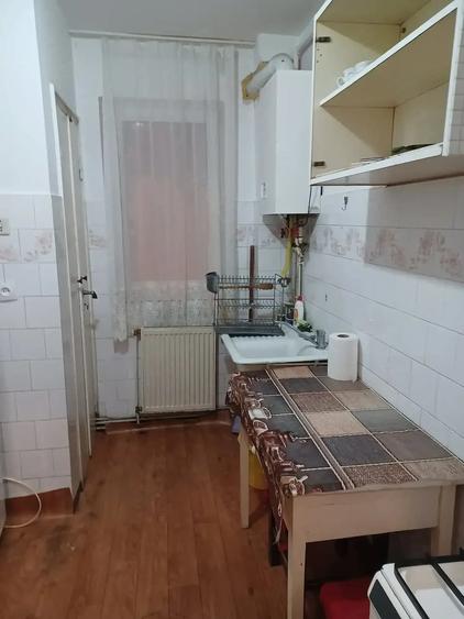 Apartament cu 2 camere semidecomandat în Vasile Aaron