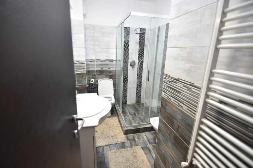 Apartament cu 3 camere decomandat în Chiajna