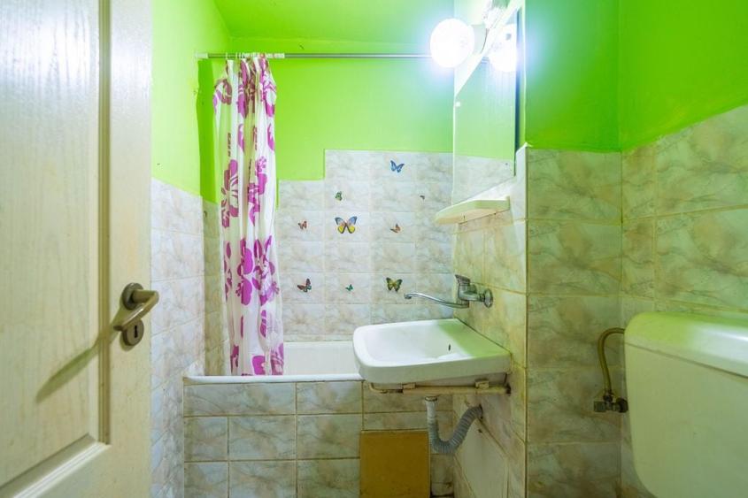 Garsonieră decomandată în UTA