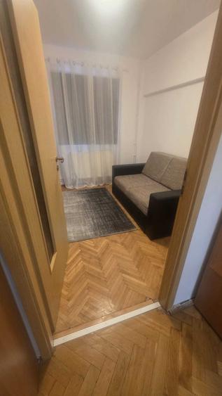 Apartament cu 3 camere decomandat în Spitalul Județean