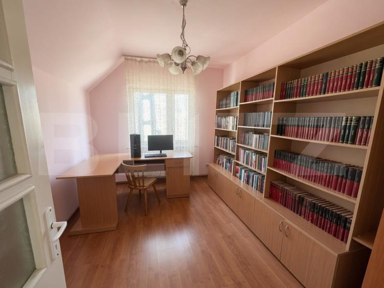 Casă individuală cu 12 camere cu Canalizare în Rapoltu Mare