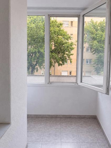 Garsonieră decomandată în Rogerius