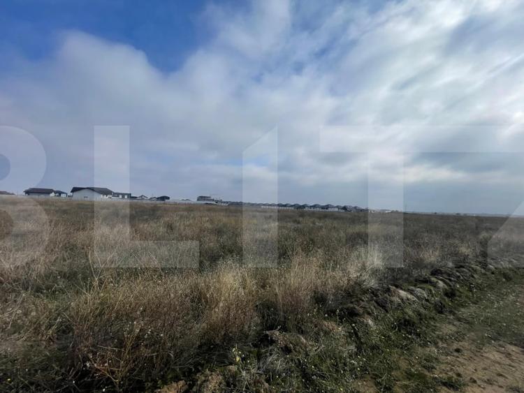 Teren Construcții intravilan de 27236 mp, în Exterior Est