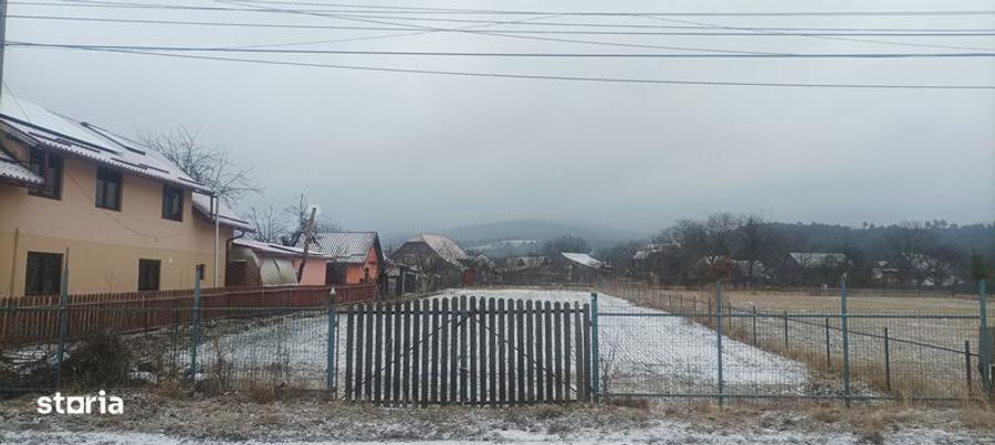 Teren de 1450 mp, în Zăbala