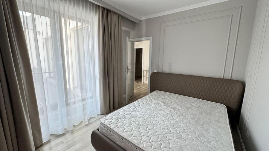 Apartament cu 4 camere decomandat, mobilat în Tineretului