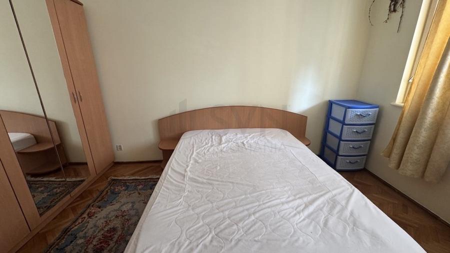 Apartament cu 3 camere semidecomandat, mobilat în Drumul Taberei