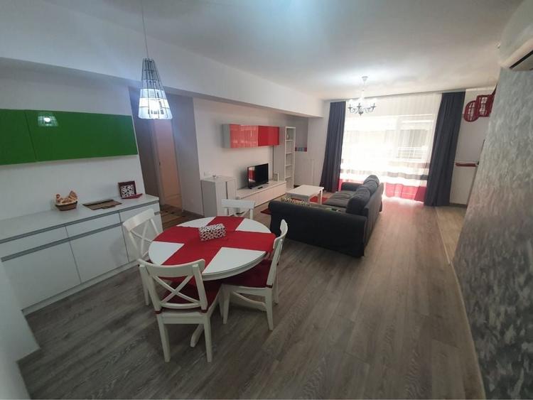 Apartament cu 3 camere în Străulești