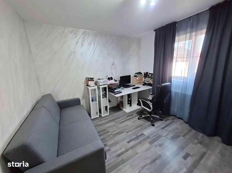 Casă cu 4 camere cu Teren 300 Mp în Central