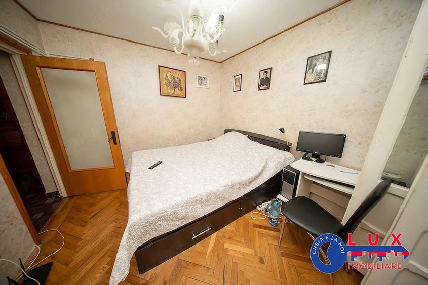 Apartament cu 3 camere decomandat în Babadag
