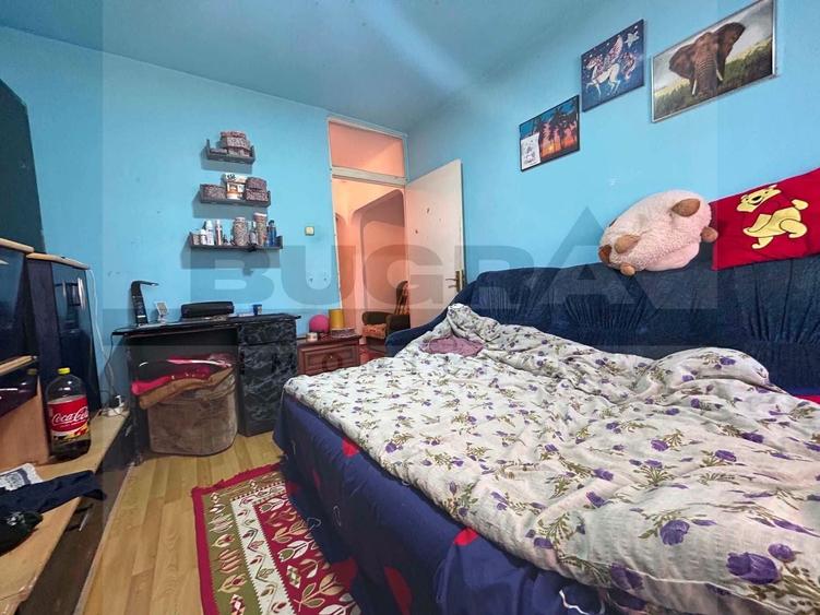 Apartament cu 4 camere decomandat în Central