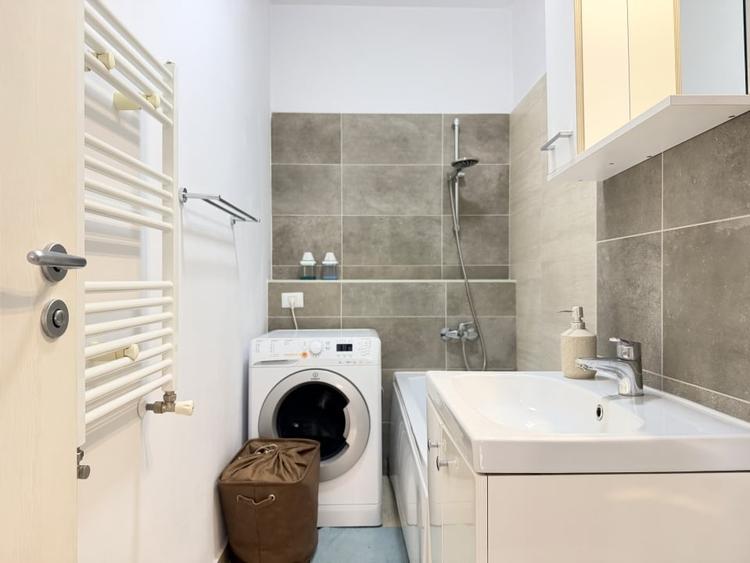 Apartament cu 2 camere decomandat, mobilat în Girocului