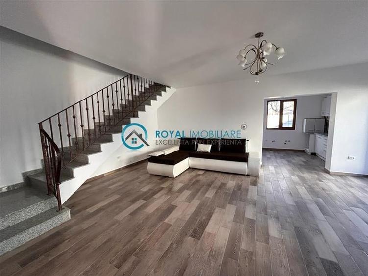 Duplex cu 4 camere cu Canalizare în Strejnicu