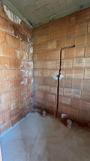 Duplex cu 3 camere cu Canalizare în Moșnița Nouă