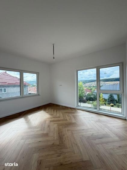 Casă cu 5 camere cu Teren 432 Mp în Chinteni