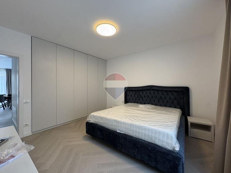 Apartament cu 3 camere decomandat, mobilat în Dacia