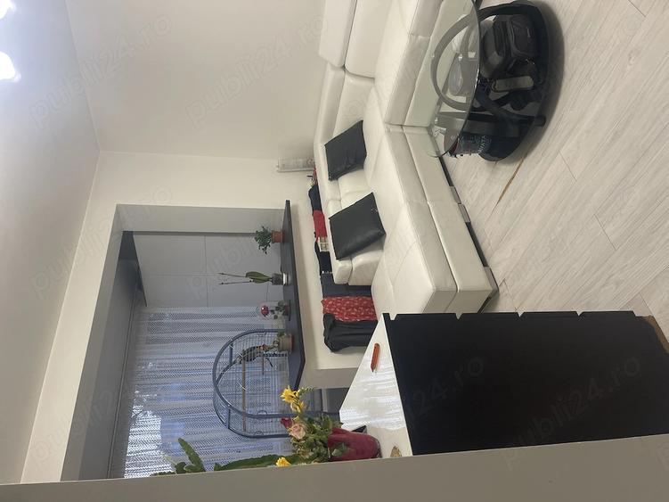 Apartament cu 3 camere semidecomandat în Central
